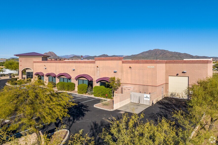 More Photos Of 42205 N Vision Way, Phoenix Department Store For Lease