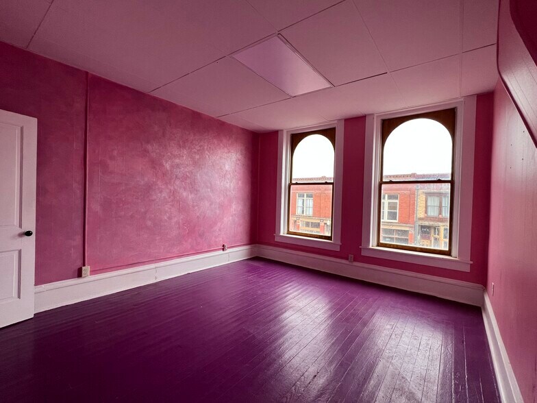 More Photos Of 305 Victor Ave, Victor Storefront Retail Residential For Lease