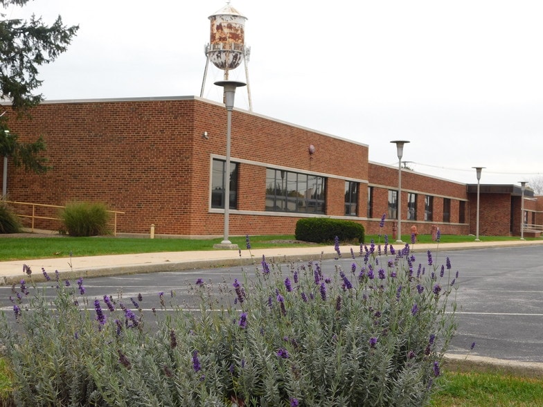 Primary Photo Of 1128 Roosevelt Ave, York Warehouse For Lease