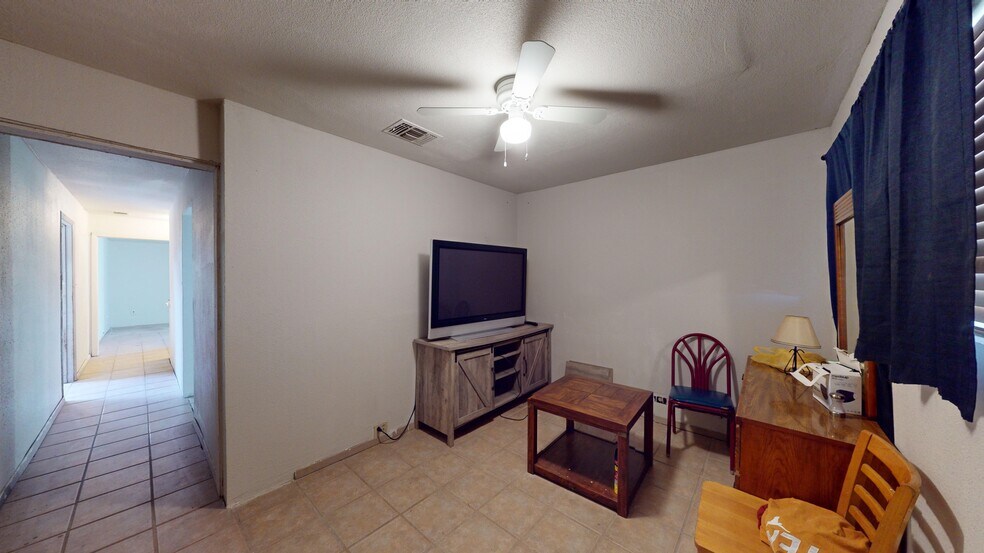 More Photos Of 5512 Binz Engleman Rd, San Antonio Freestanding For Sale