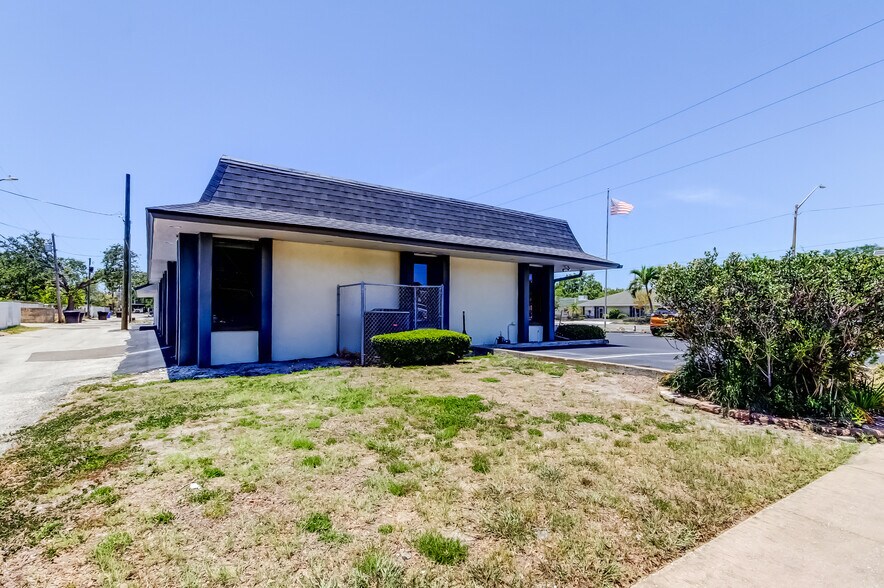 More Photos Of 6500-6514 Central Ave, Saint Petersburg Office For Sale