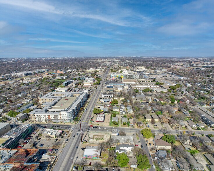 More Photos Of 701 W North Loop Blvd, Austin Apartments For Sale