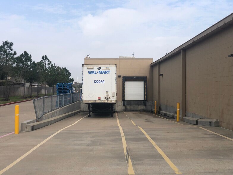 More Photos Of 24919 Westheimer Pky, Katy Freestanding For Lease