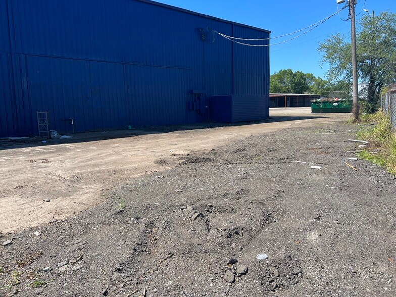 More Photos Of 2102 Orient Rd, Tampa Warehouse For Sale