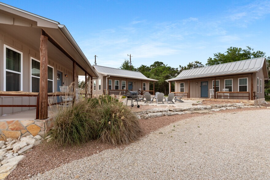 More Photos Of 3607 Lone Man Mountain Rd, Wimberley Hotel For Sale