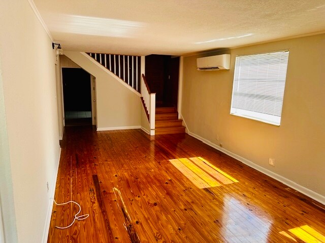 More Photos Of 2111 W North B St, Tampa Specialty For Sale