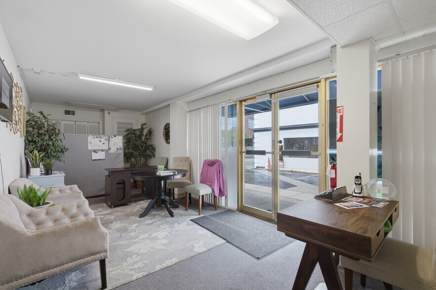 More Photos Of 201 New Bridge St, Jacksonville Office Residential For Sale