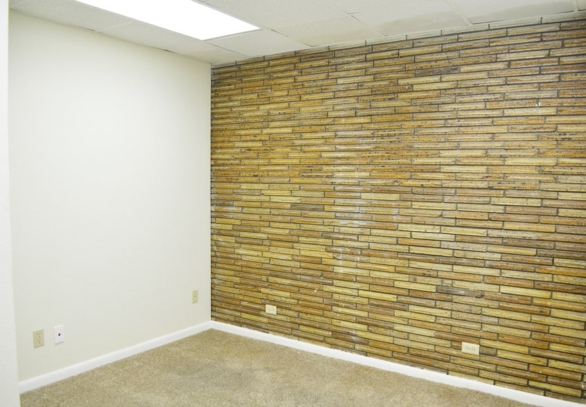 More Photos Of 200 N Carrier Pky, Grand Prairie Loft Creative Space For Lease