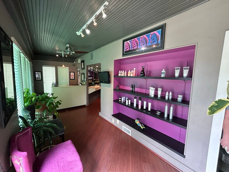 More Photos Of 6112 Benneville St, Cincinnati Freestanding For Sale