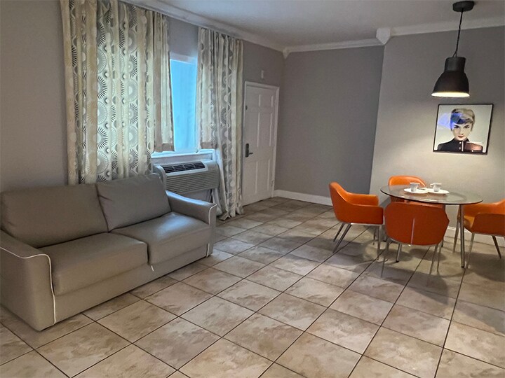 More Photos Of 8100 Harding Ave, Miami Beach Apartments For Sale