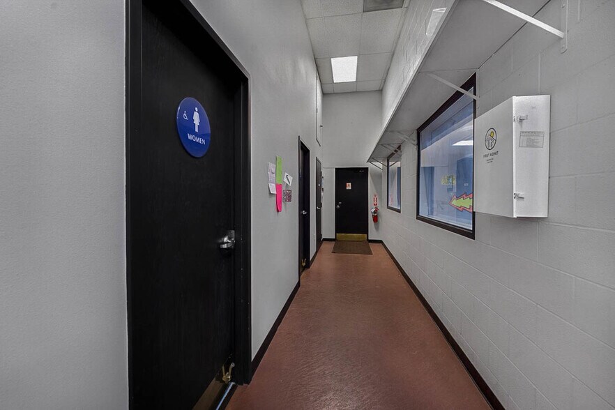 More Photos Of 86321 College View Rd, Eugene General Retail For Sale