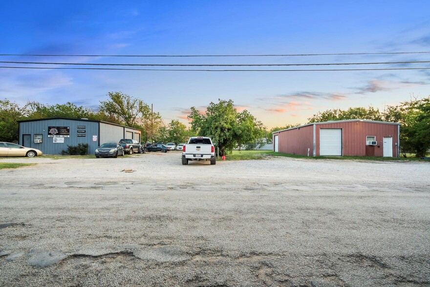 Primary Photo Of 2105 NE 2nd St, Mineral Wells Warehouse For Sale