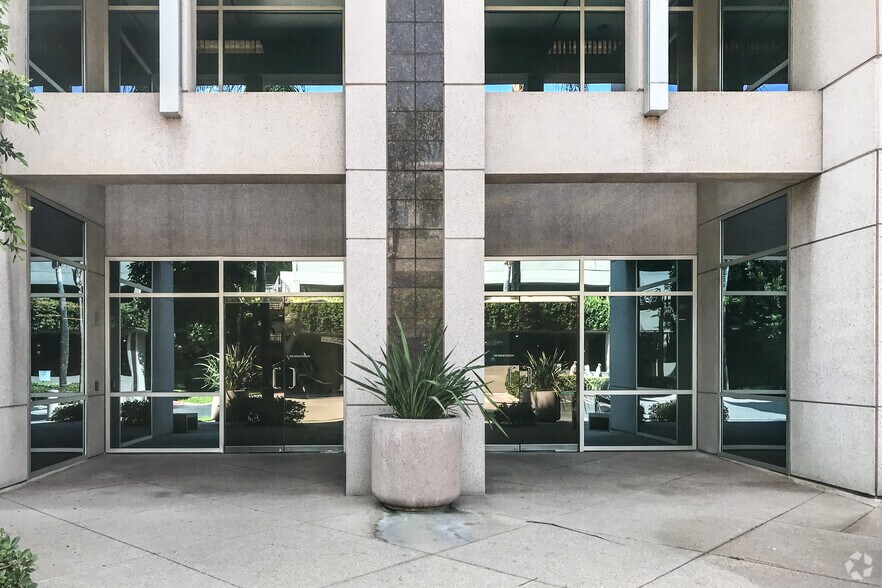 More Photos Of 10 Pointe Dr, Brea Office For Lease