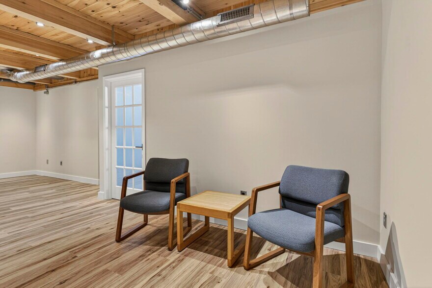 More Photos Of 1 Harris St, Newburyport Medical For Lease