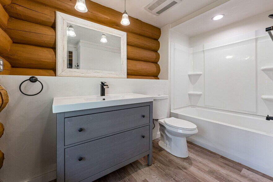 More Photos Of 7100 County Road 501, Bayfield Lodge Meeting Hall For Sale