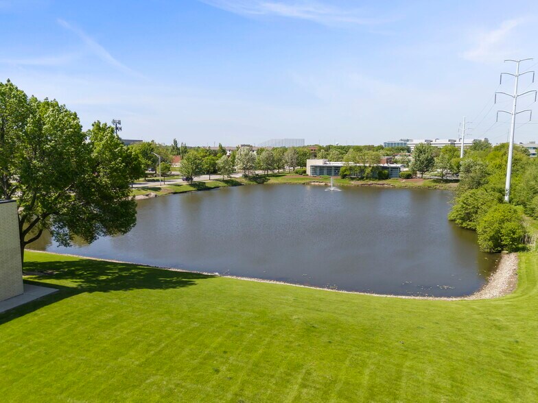 More Photos Of 1488 Bond St, Naperville Office For Sale