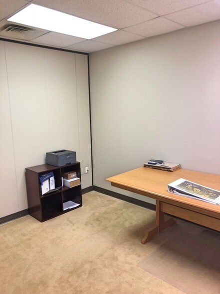 More Photos Of 1720 Kaliste Saloom Rd, Lafayette Office For Lease