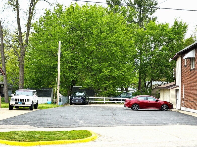 More Photos Of 900 Blackhawk Blvd, South Beloit Multifamily For Sale