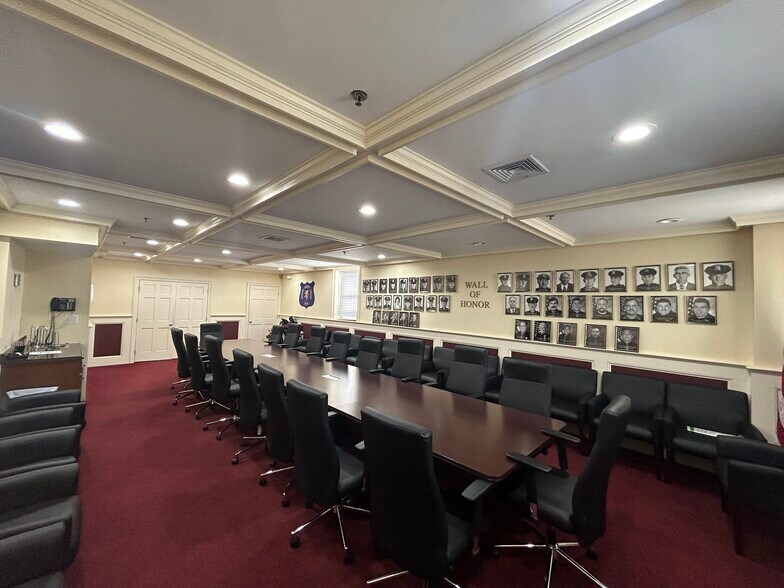 More Photos Of 89 E Jericho Tpke, Mineola Office For Sale