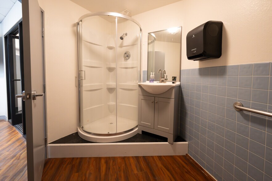 More Photos Of 601 S Rancho Dr, Las Vegas Medical For Sale