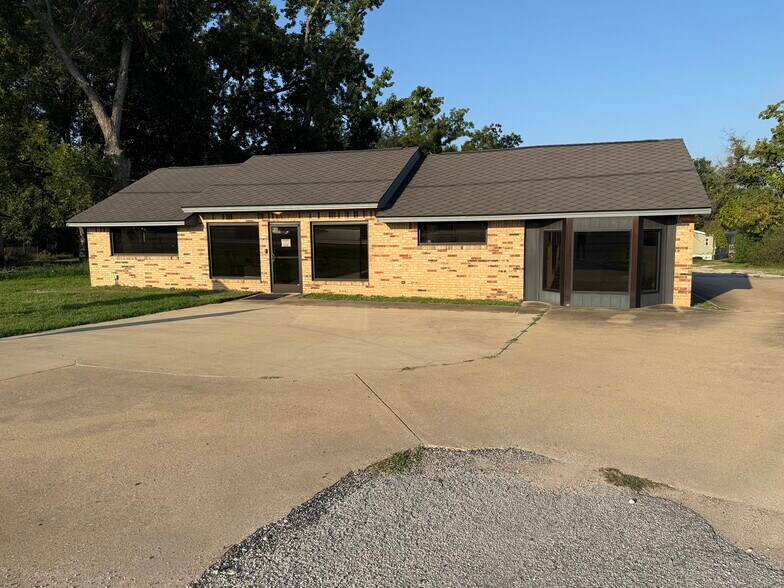 Primary Photo Of 8117 US Highway 69 N, Tyler Office For Sale