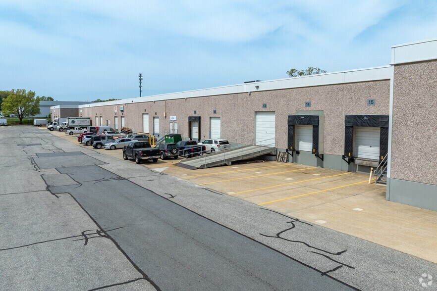 More Photos Of 8301 Patuxent Range Rd, Jessup Warehouse For Lease