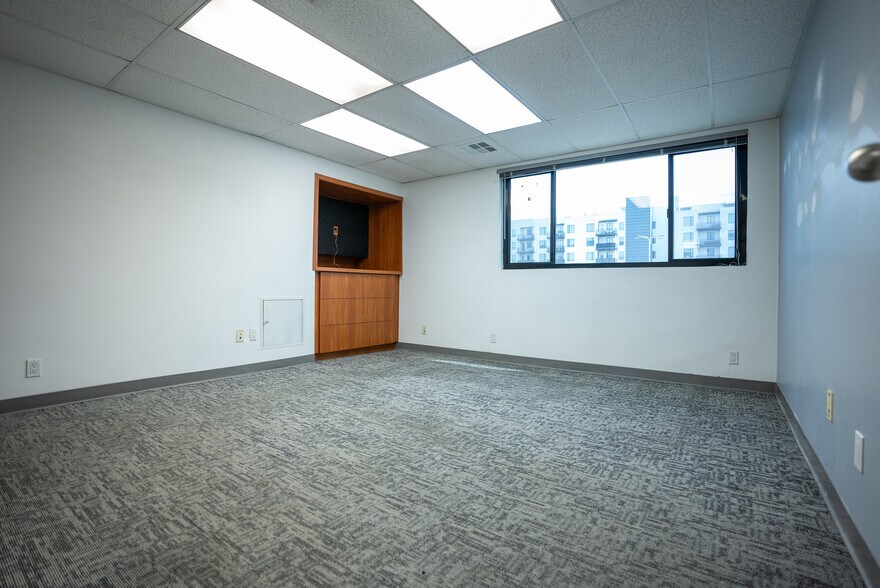 More Photos Of 8814-8816 S Sepulveda Blvd, Los Angeles Loft Creative Space For Lease