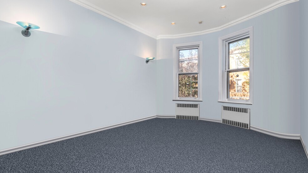 More Photos Of 5918 69th Ave, Ridgewood Office Residential For Lease