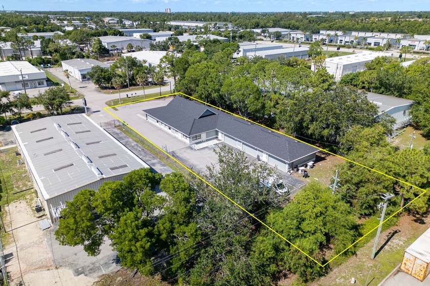 More Photos Of 6241 Arc Way, Fort Myers Office For Sale