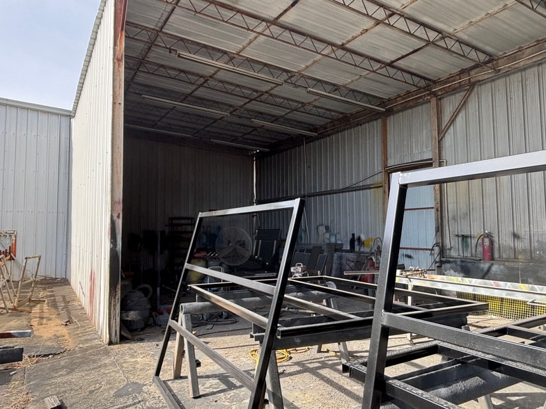 More Photos Of 424 Shelton Rd, West Columbia Industrial For Sale