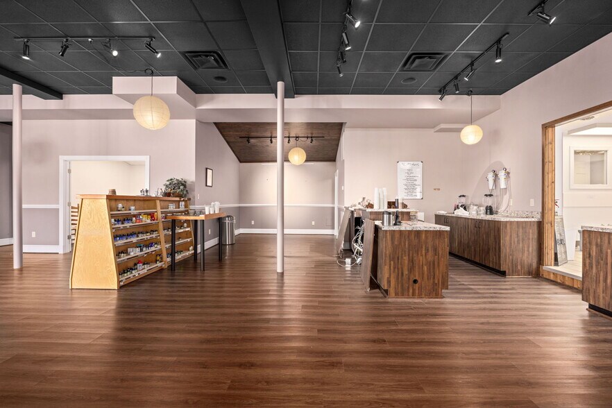 More Photos Of 294 Lee Hwy, Verona General Retail For Lease