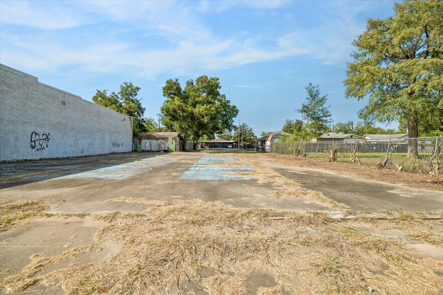 More Photos Of 7003 Lyons ave, Houston Land For Sale