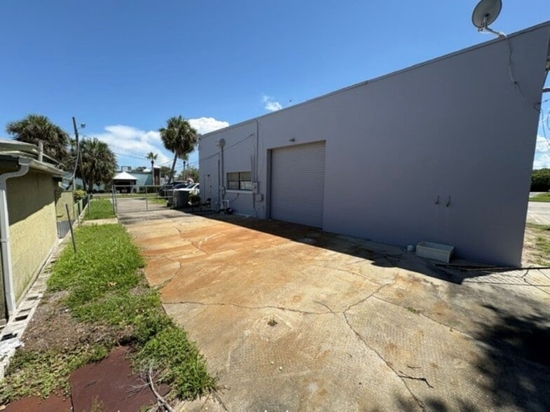 More Photos Of 1400 Us-1 Hwy, Sebastian Freestanding For Sale