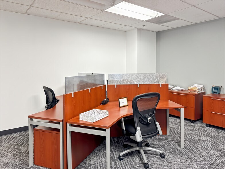 More Photos Of 3281 E Guasti Rd, Ontario Coworking Space