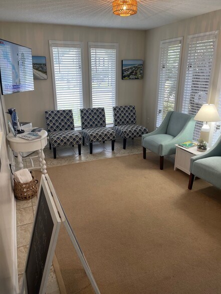 More Photos Of 15 21st Ave, Isle Of Palms Loft Creative Space For Sale