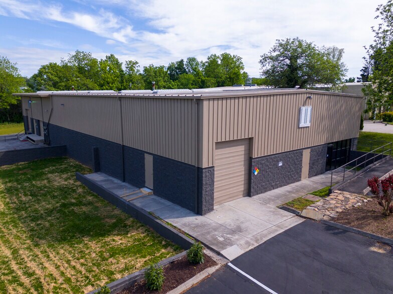 Primary Photo Of 5911 Echo Dr, Knoxville Warehouse For Lease