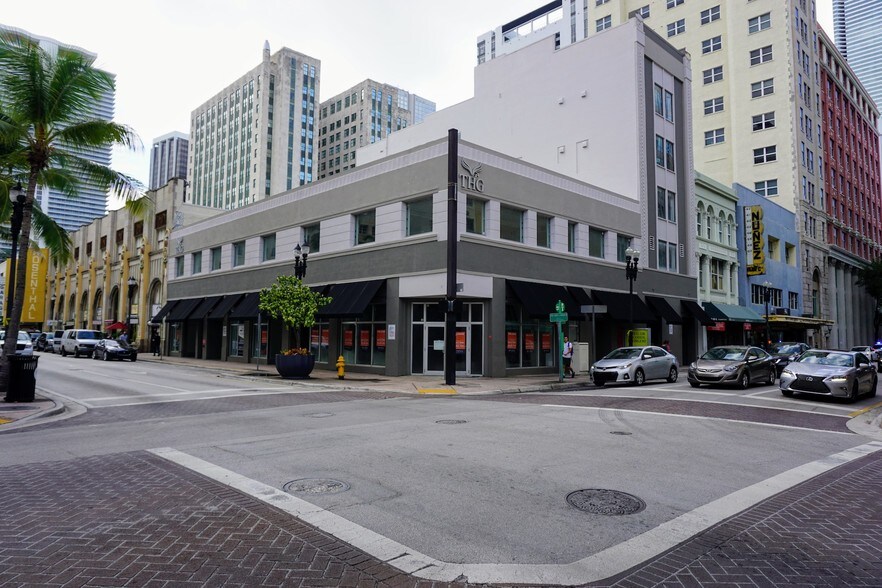 More Photos Of 39 NE 1st Ave, Miami Storefront Retail Office For Lease