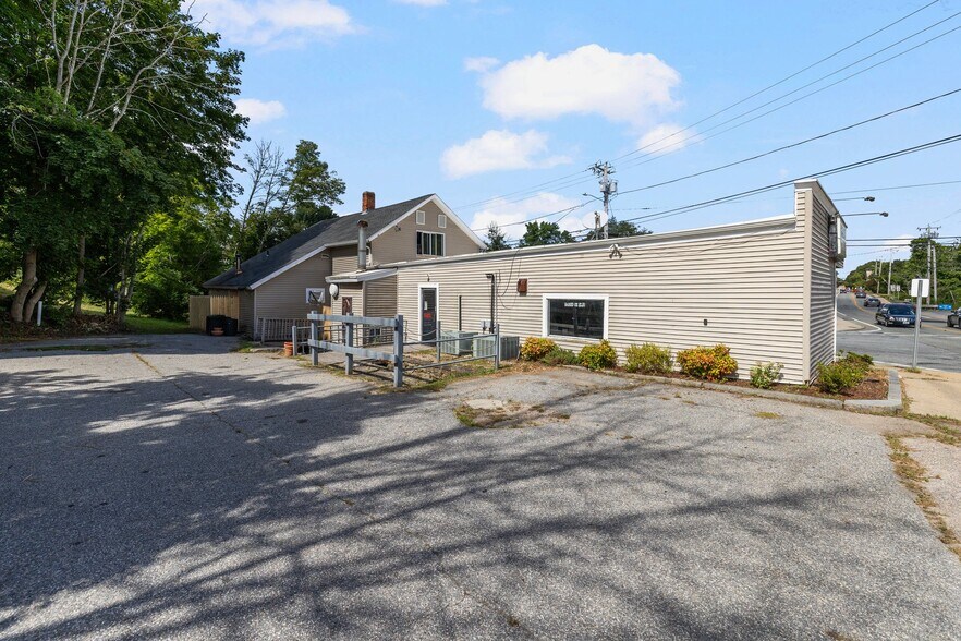 More Photos Of 1 Spring St, Hope Valley Restaurant For Sale