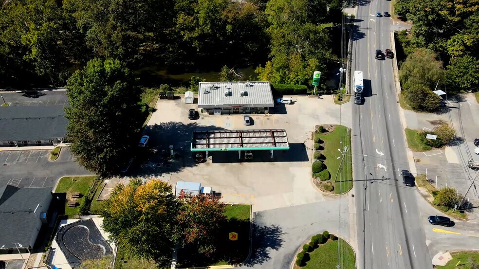 More Photos Of 1411 Tunnel Rd, Asheville Convenience Store For Sale