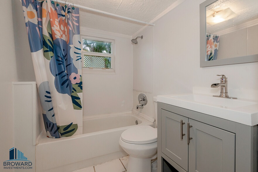 More Photos Of 255 SW 15th St, Dania Beach Apartments For Sale