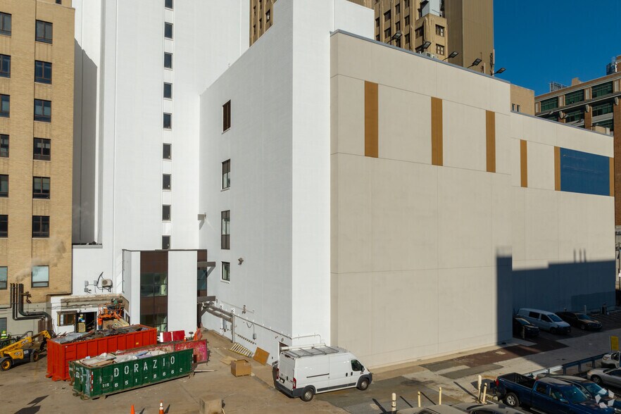 More Photos Of 1421 Race St, Philadelphia Medical For Lease