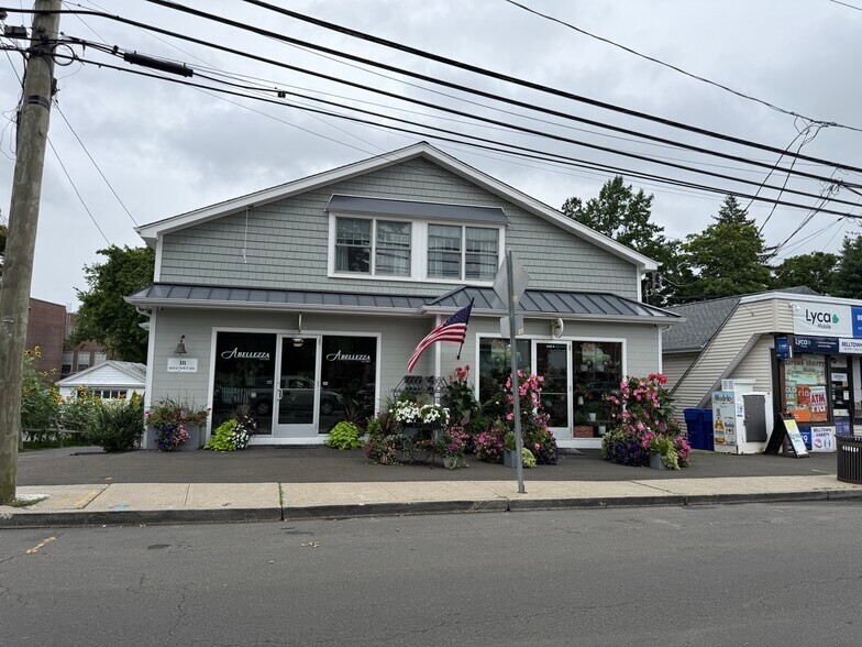 More Photos Of 18-20 Belltown Rd, Stamford Storefront Retail Residential For Sale