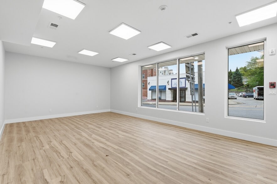 More Photos Of 292 Main St, Nyack Office For Lease
