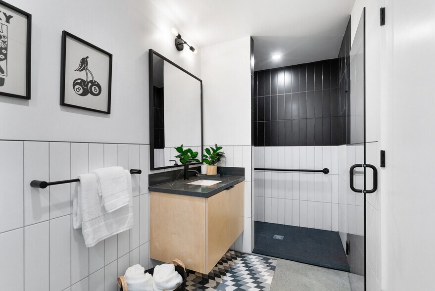 More Photos Of 202 Panetta Ave, Santa Cruz Flex For Sale