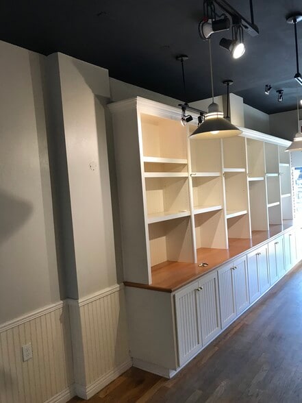 More Photos Of 226 Marine Ave, Newport Beach Storefront For Lease