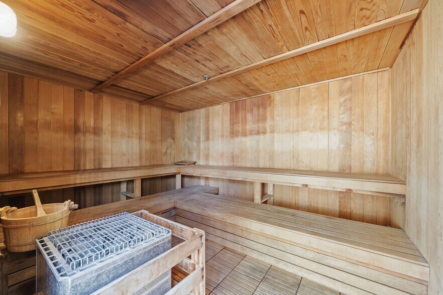 More Photos Of 400 W Ocean Blvd, Long Beach Apartments For Lease