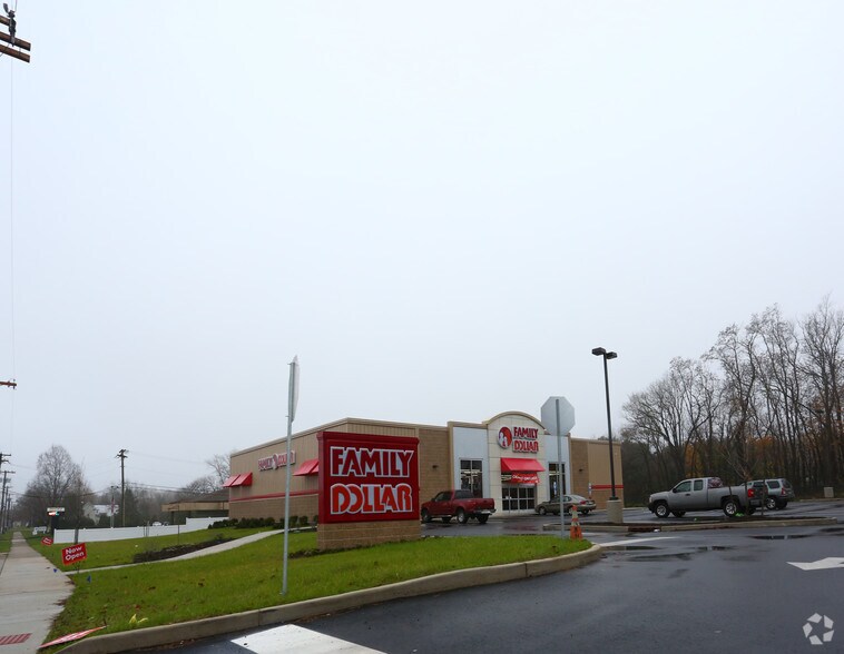 More Photos Of 14 S West Blvd, Newfield Freestanding For Sale