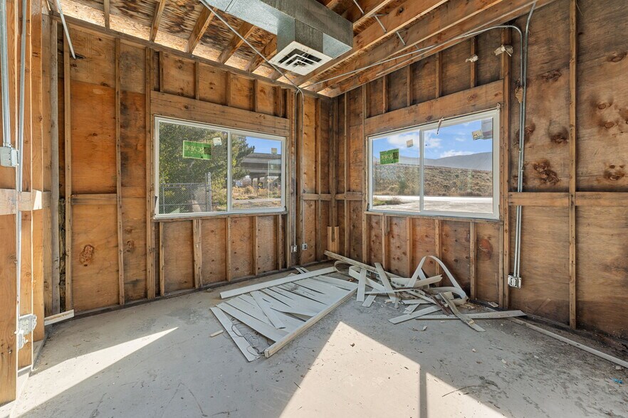 More Photos Of 1342 W Industrial Rd, Cedar City Warehouse For Lease