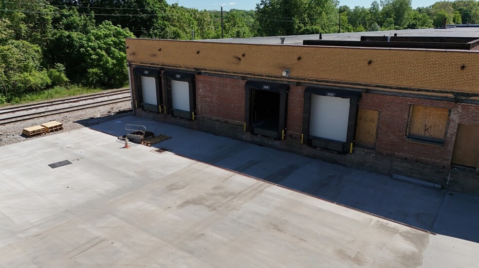 More Photos Of 131 N Summit St, Akron Warehouse For Lease