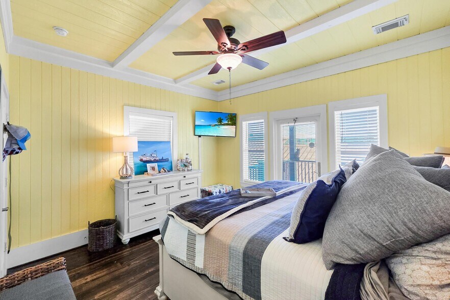 More Photos Of 2207 Nelson Avenue, Port Bolivar Healthcare For Sale